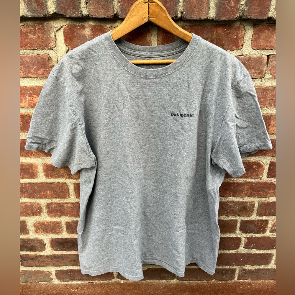 Patagonia Fish Shirt Size Medium/Large